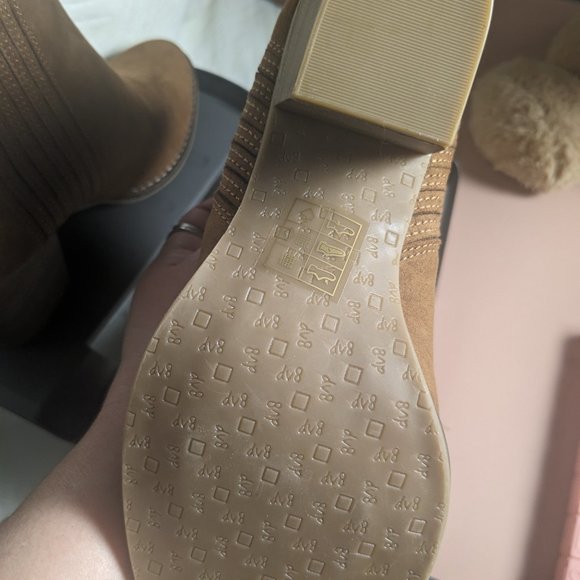 DV8 Dolce Vita Western Inspired Chelsea Boot - Picture 4 of 10